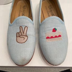 Del Toro Light Blue Slippers with Embroidered Designs